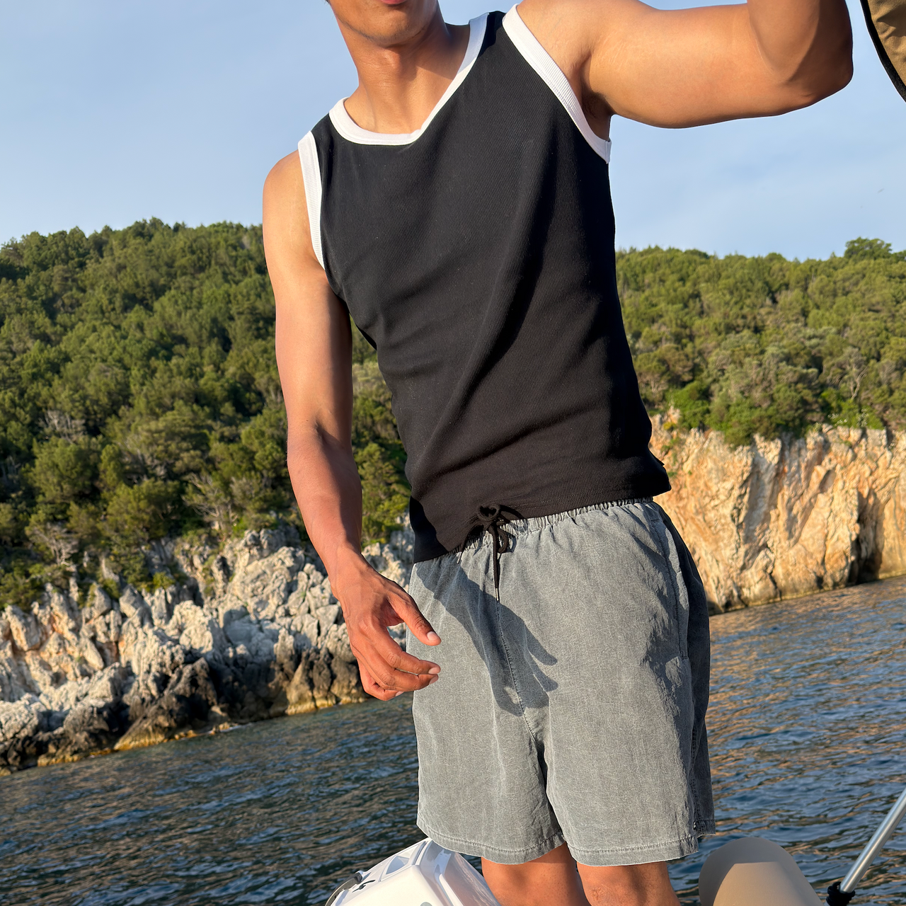 SHIFT TANK TOP (BLACK)