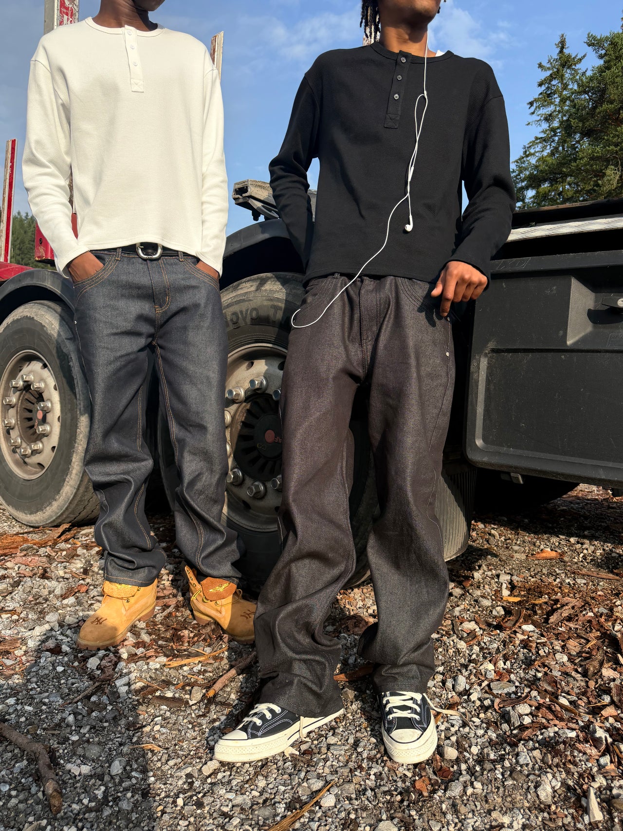 STRAIGHT RAW DENIM (BLUE)