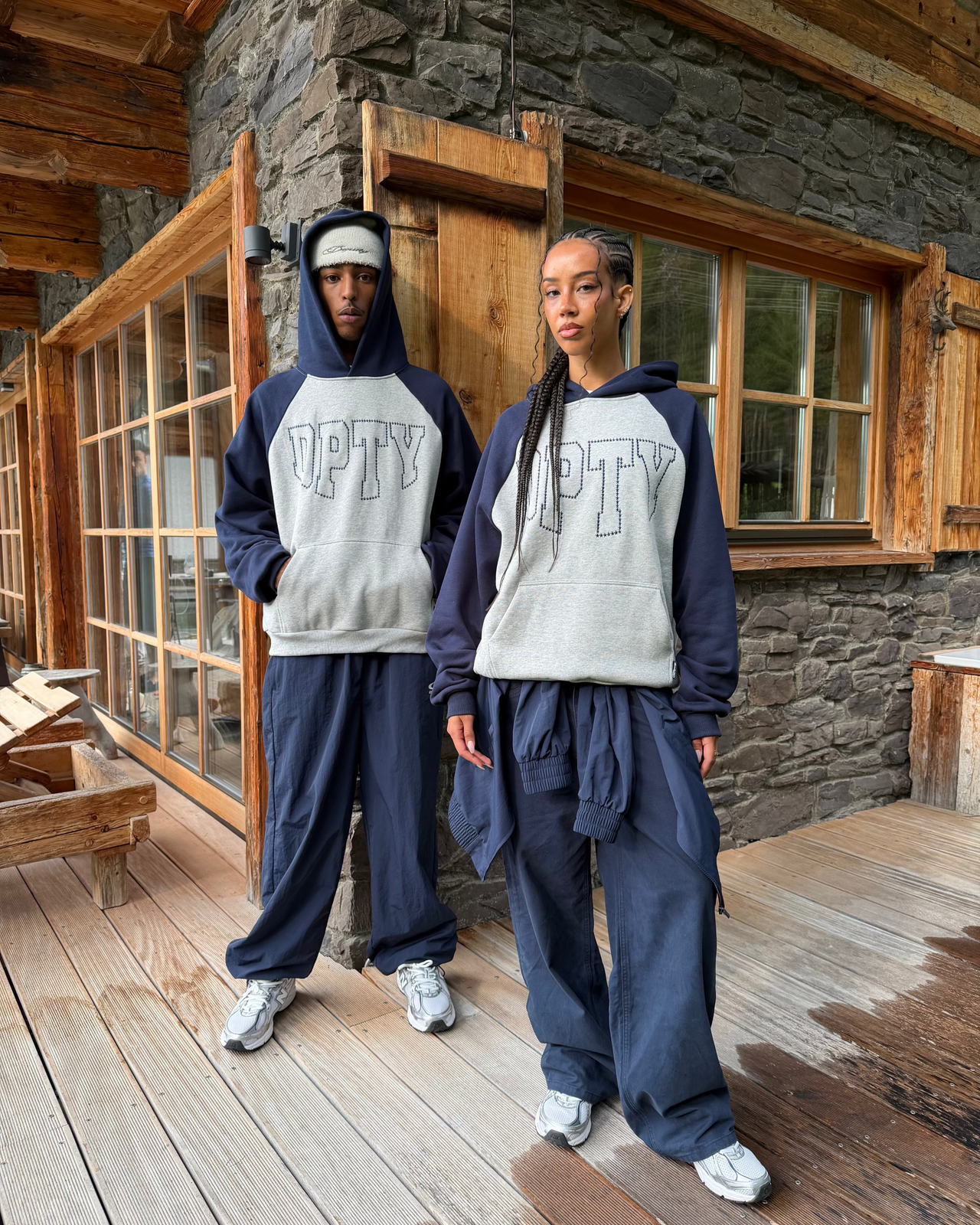 COLLEGE HOODIE