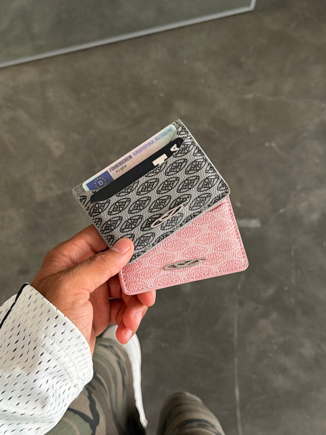 BOUTIQUE CARD HOLDER (BLACK)