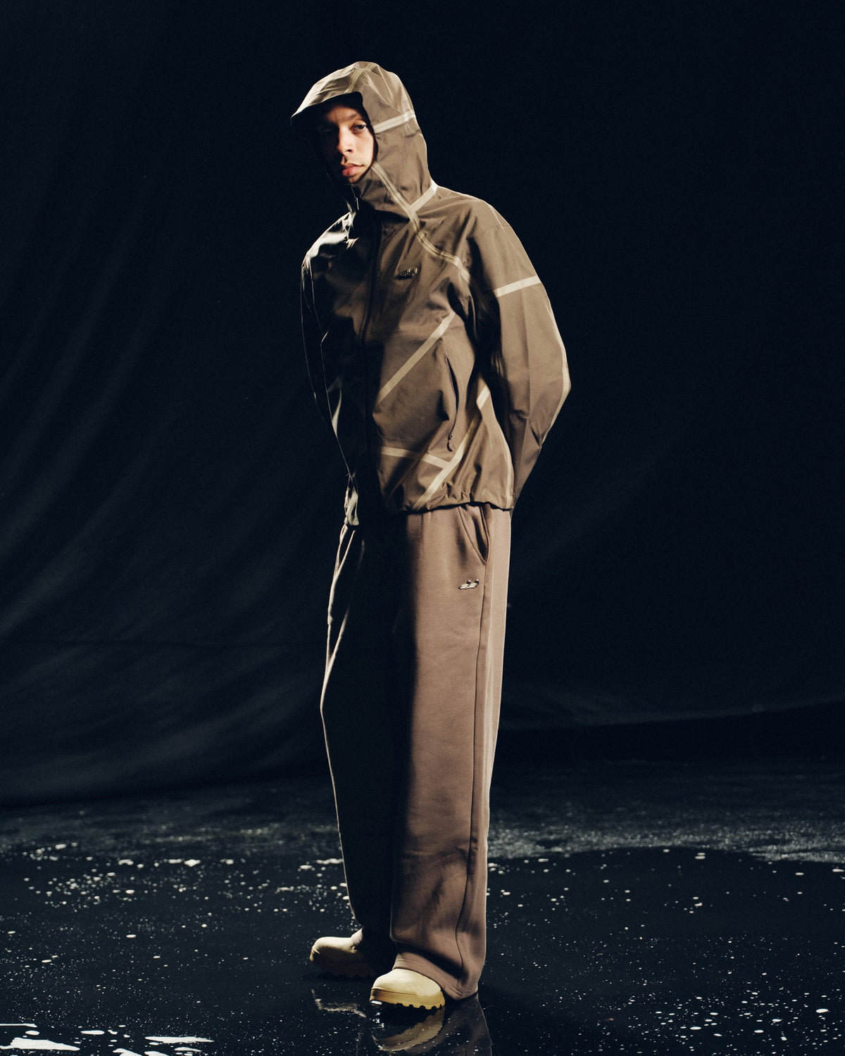 TECH JACKET (UMBER)