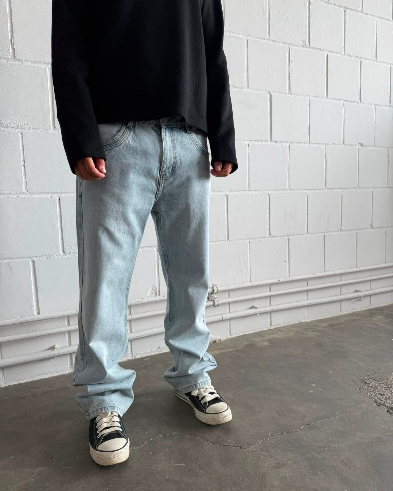 STRAIGHT DENIM (LIGHT BLUE)
