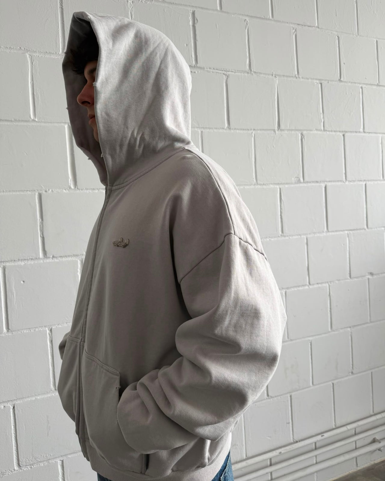 WASHED ZIP (LIGHT GREY)